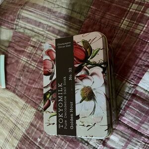TOKYOMILK Golden Hour Bath Soak - Floral Design